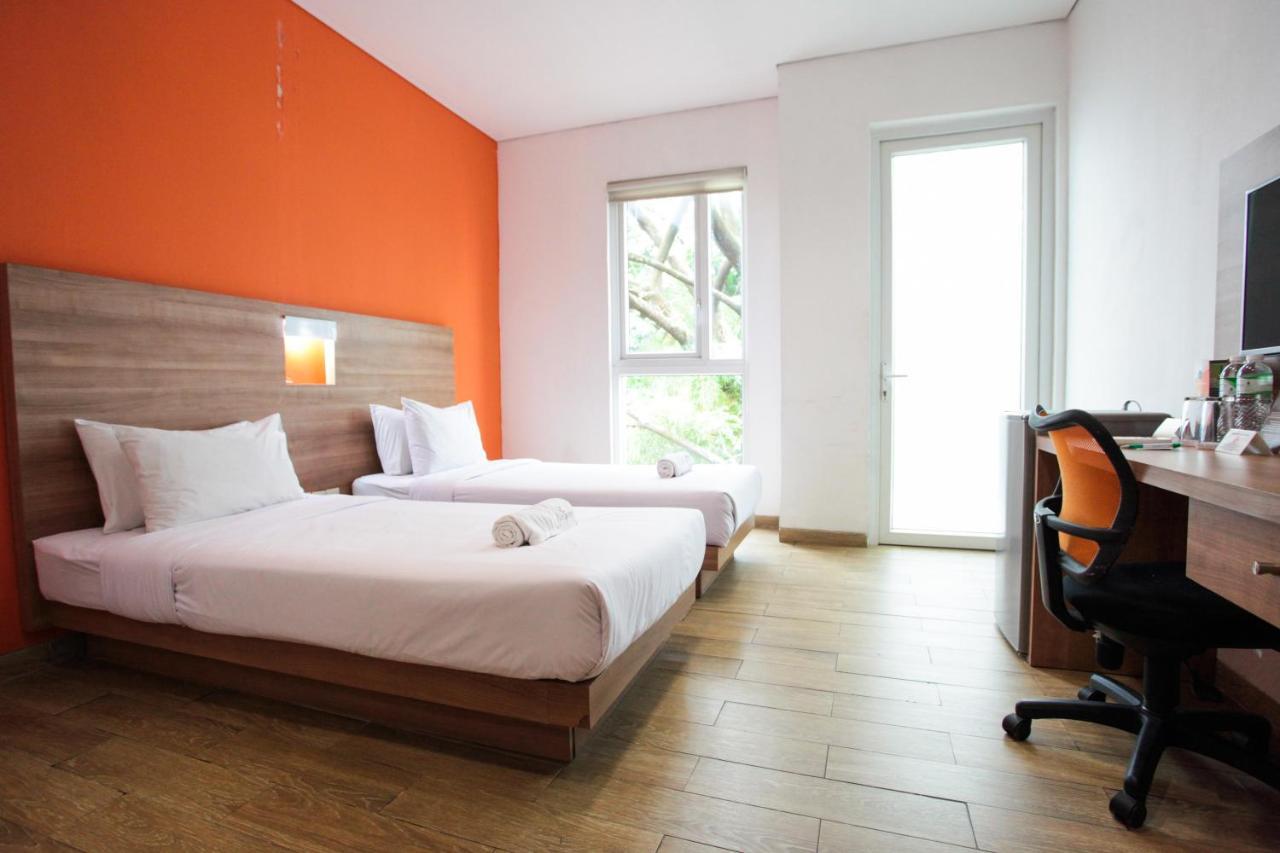 Legreen Suite Kuningan Джакарта Экстерьер фото