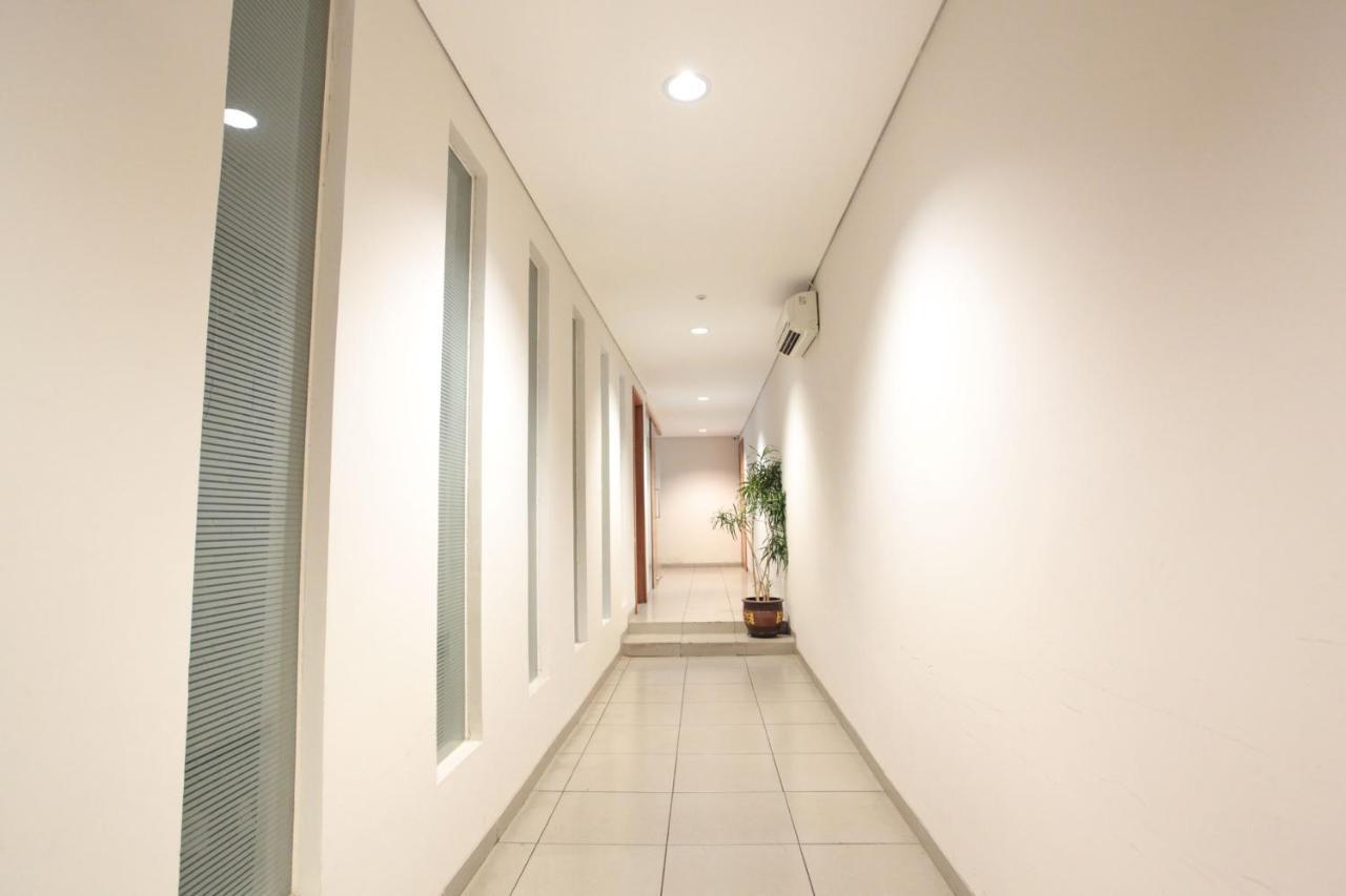 Legreen Suite Kuningan Джакарта Экстерьер фото
