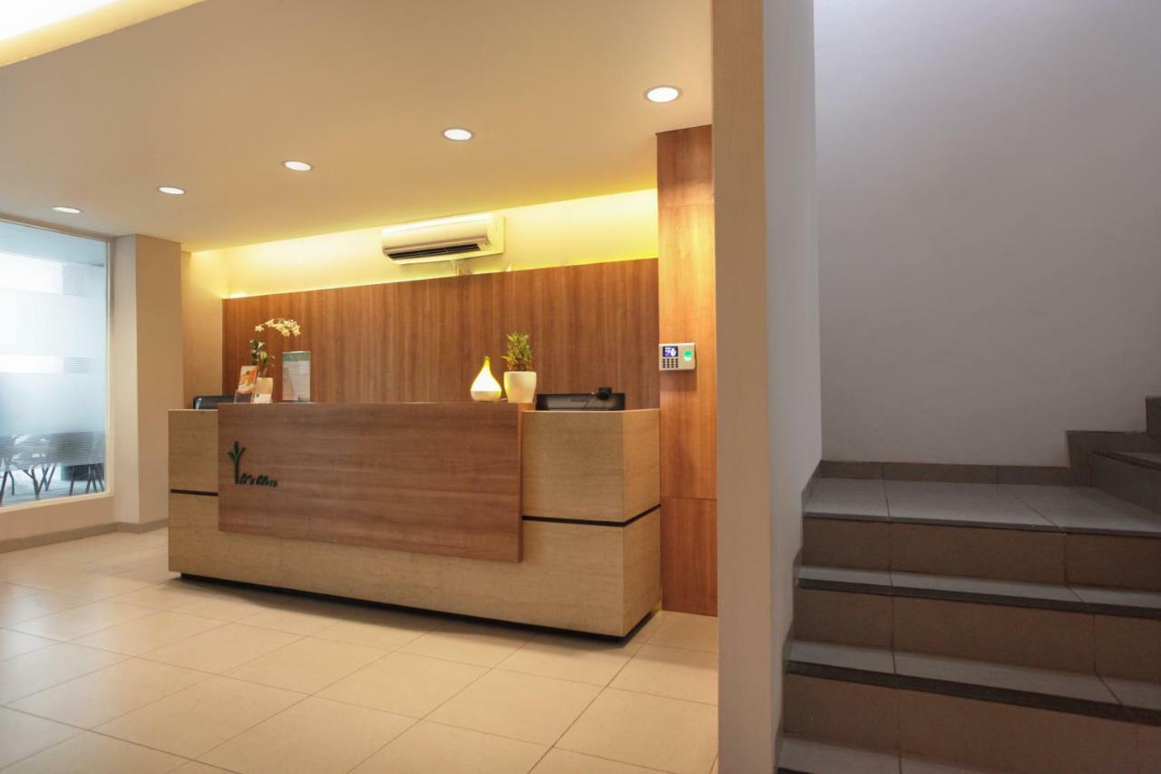 Legreen Suite Kuningan Джакарта Экстерьер фото